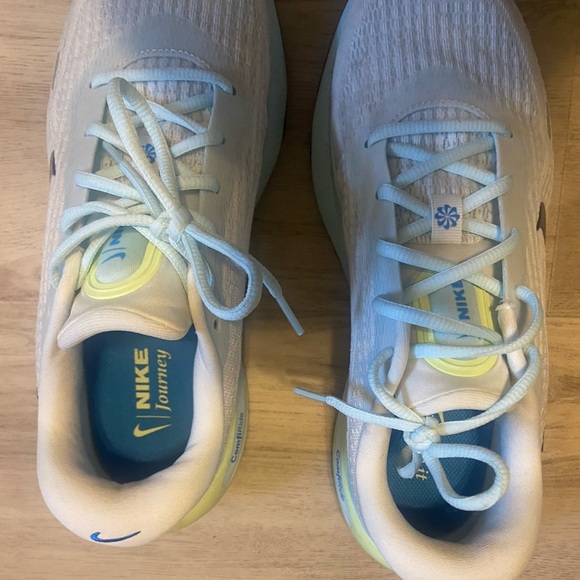 Nike Men’s Journey Run Summit White Deep Royal Blue Sneakers - Picture 2 of 5